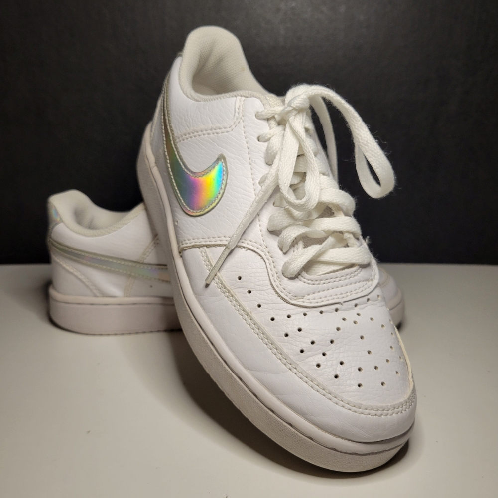NIKE Women's 7.5 White Chrome Court Vision Low-Top Sneakers CW5596-100 80s Style